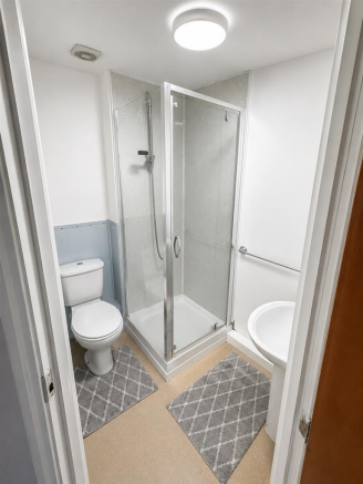 2 bed Apartment for sale Image 8