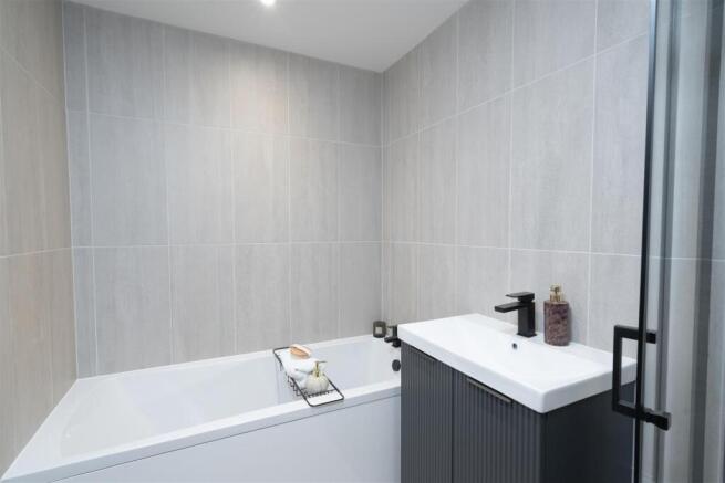 2 bed Apartment for sale Image 6
