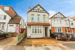 29, Kingswood Chase, Leigh-on-sea SS9 3BB