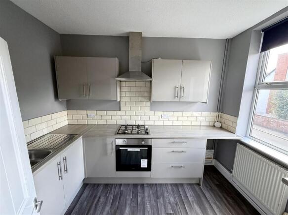 Kitchen 1.jpg