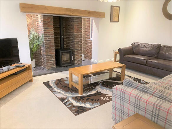 6 bed Detached to rent Image 8