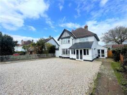 12, St Martins Avenue, Shanklin PO37 6HB