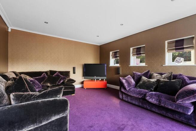 4 bed Detached for sale Image 12