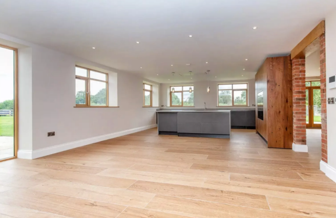 5 bed Barn Conversion for sale Image 11
