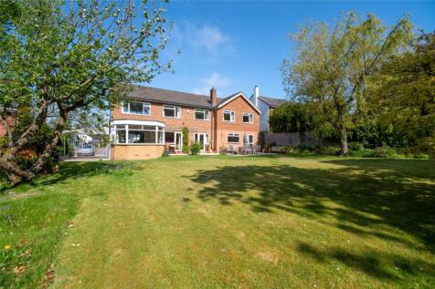 Hinderton Drive, Lower Heswall, Wirral