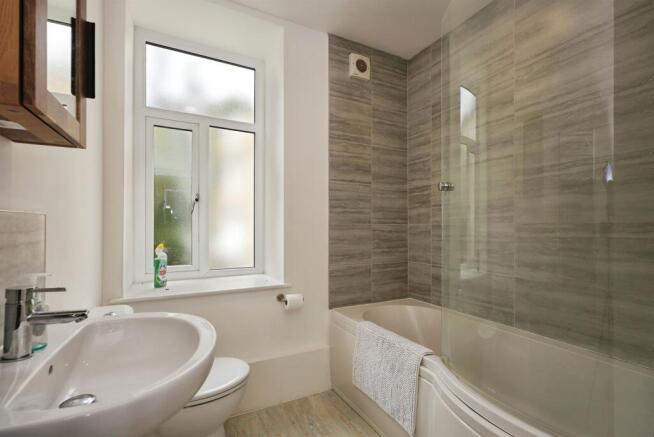 2 bed Apartment for sale Image 5