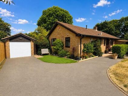 Ashdown Walk, New Milton, Hampshire. BH25 6TX