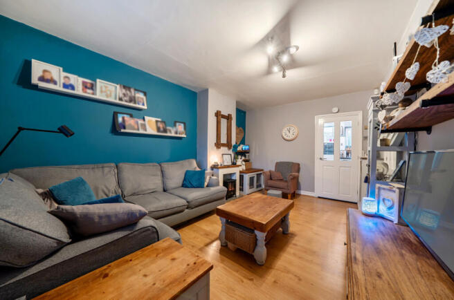 1399943-35-696637...