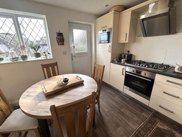 2 bed Semi-Detached for sale Image 4
