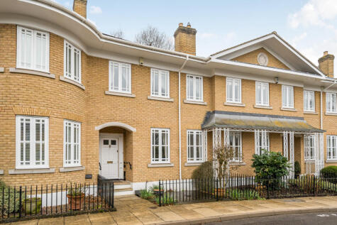 Lakeside Grange, Weybridge, KT13