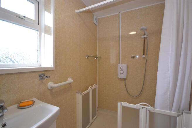 Shower room.JPG