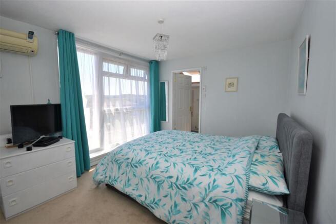 Bedroom 1.JPG