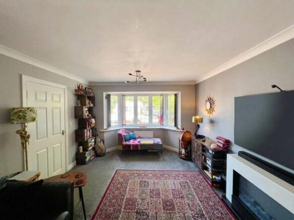 6 bed Detached for sale Image 4