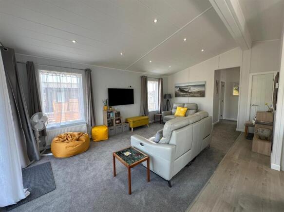Open Plan Living/Kitchen/Dining