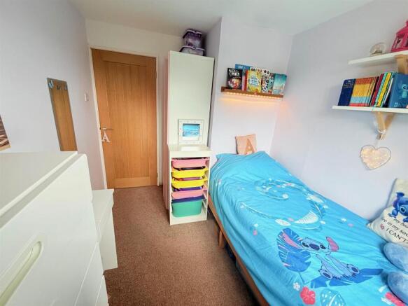 newbedroomsmallblue.jpg