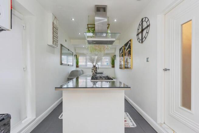 3 bed Detached for sale Image 8