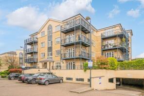 15, 2 Beresford House, Rubens Place, London SW4 7RB