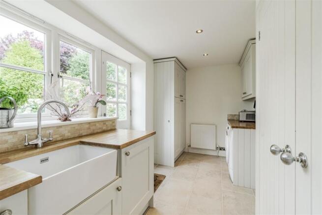 8512251-interior43.jpg