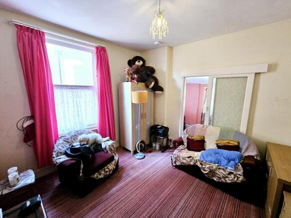 4 bed Semi-Detached for sale Image 7
