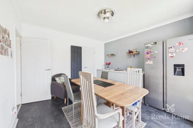 3 bed Bungalow for sale Image 4