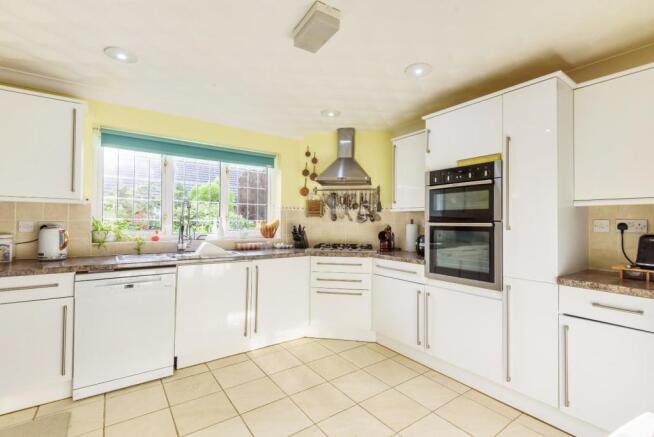 KITCHEN BREAKFAST ROOM