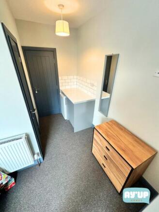 1 bed House Share to rent Image 4