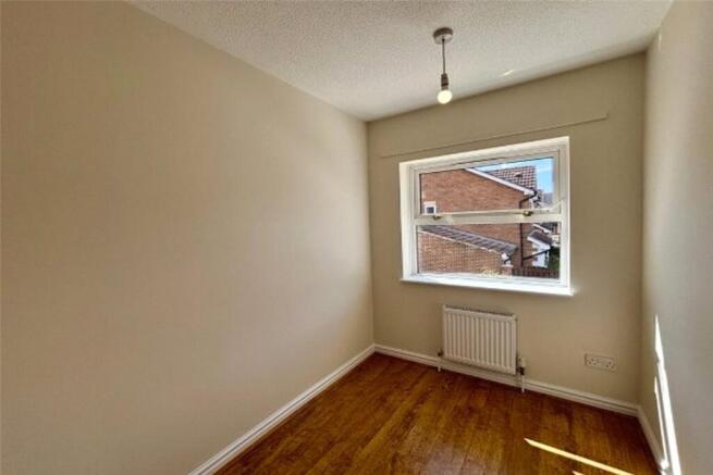 3 bed Semi-Detached to rent Image 6