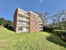 14, 37 Bishops Court, Wallace Road, Broadstone BH18 8NF