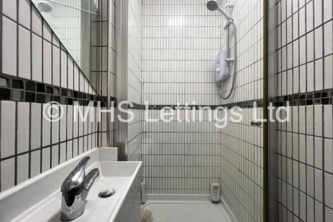 6 bed Terraced to rent Image 9