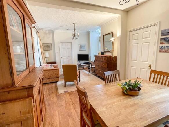 Living Dining Area