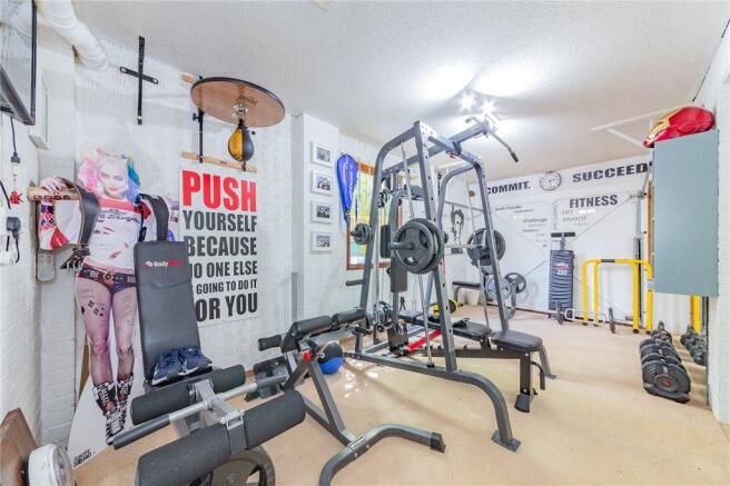 Garage/Gym