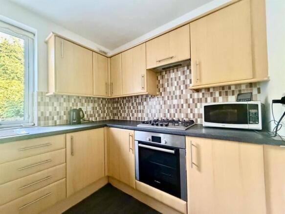3 bed Semi-Detached for sale Image 7