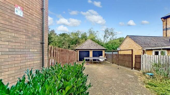 DOUBLE GARAGE