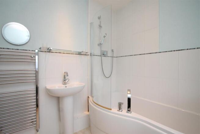BATHROOM/W.C.