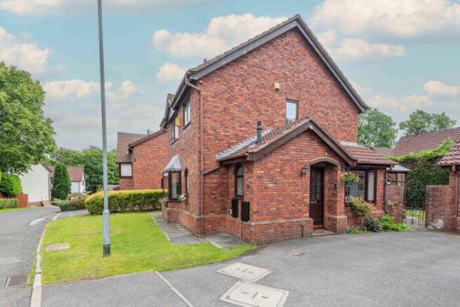 5 Glentress Mews Heaton Bolton  BL1 5JS photo 4