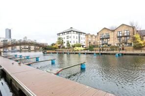 45, Whiteadder Way, London E14 9UR