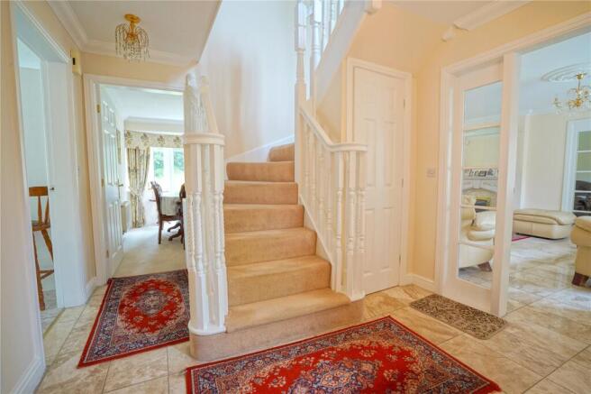 6 bed Detached for sale Image 5