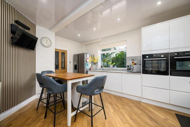 Kitchen/Dining