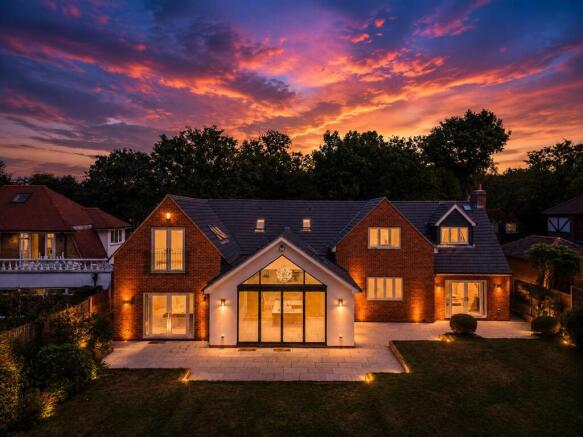 9 Woodside Way_6.jpg