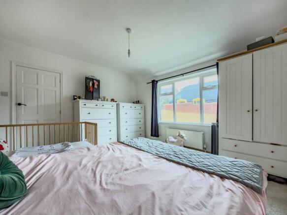 3 bed Semi-Detached Bungalow for sale Image 11