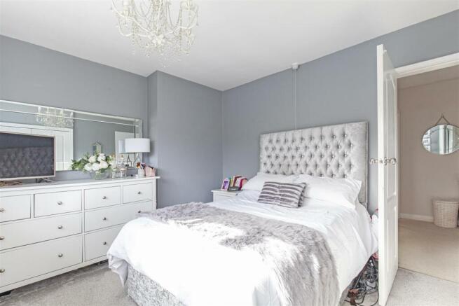 Bedroom 1-2.jpg