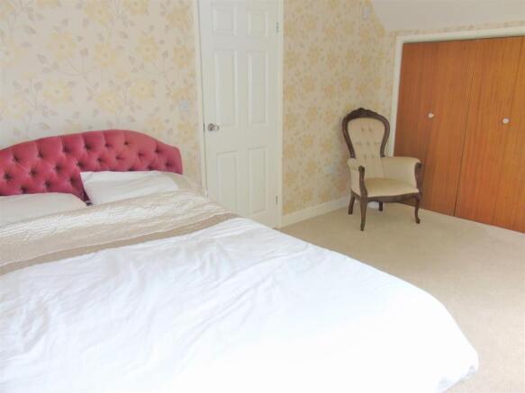 Bed3a.JPG