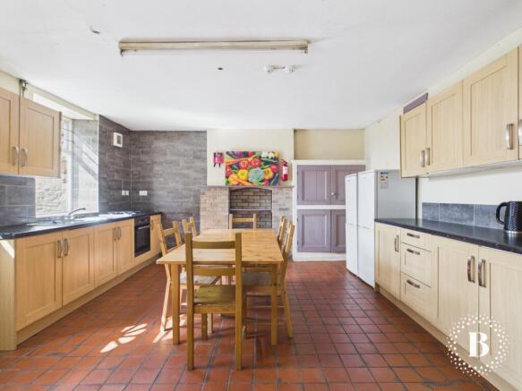 5 bed Terraced for sale Image 5