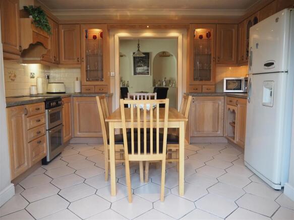 Generous Breakfast Kitchen 728