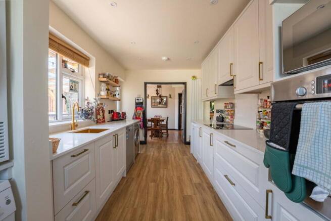 2 bed Detached Bungalow for sale Image 5