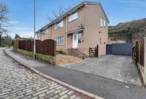 4, Castle Garth, Pontefract WF8 2JE