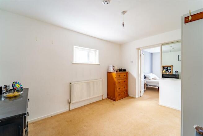 21 Hawthorne Avenue - Full Res (7 of 16).jpg