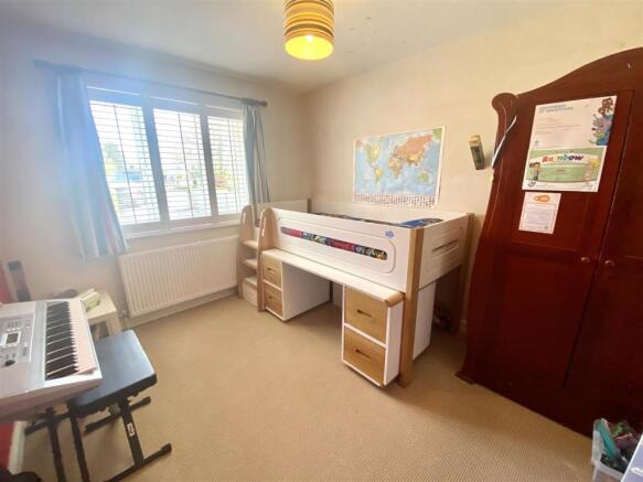 BEDROOM 2