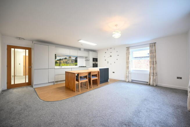 2 bed Flat to rent Image 7
