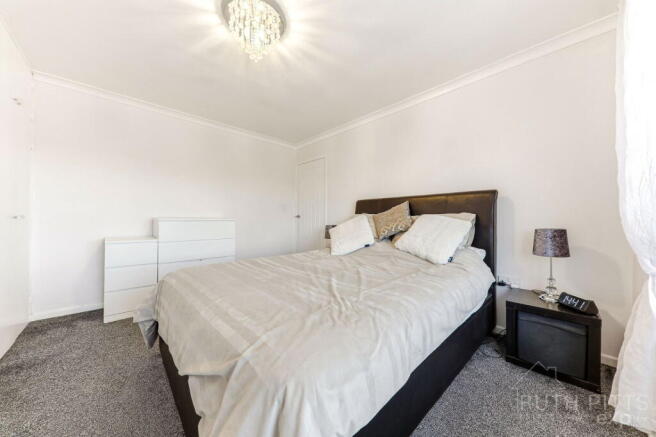 3 bed Semi-Detached for sale Image 10